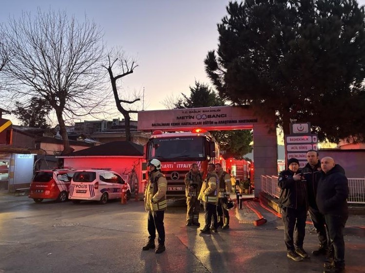 Metin Sabancı Baltalimanı Kemik Hastalıkları Eğitim ve Araştırma Hastanesi’nde yangın: 11 hasta tahliye edildi