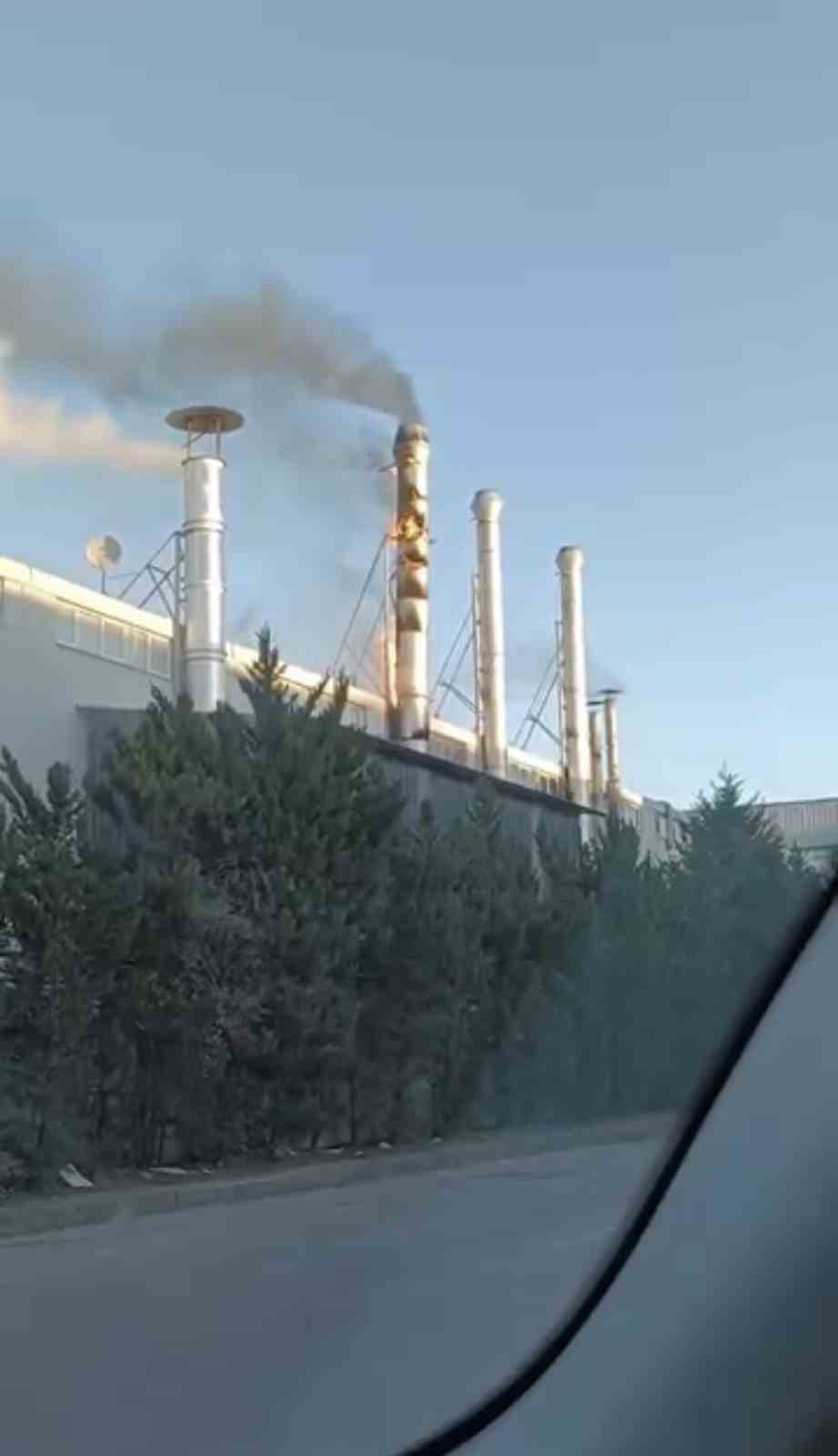 Bursa’da fabrika bacasında yangın çıktı