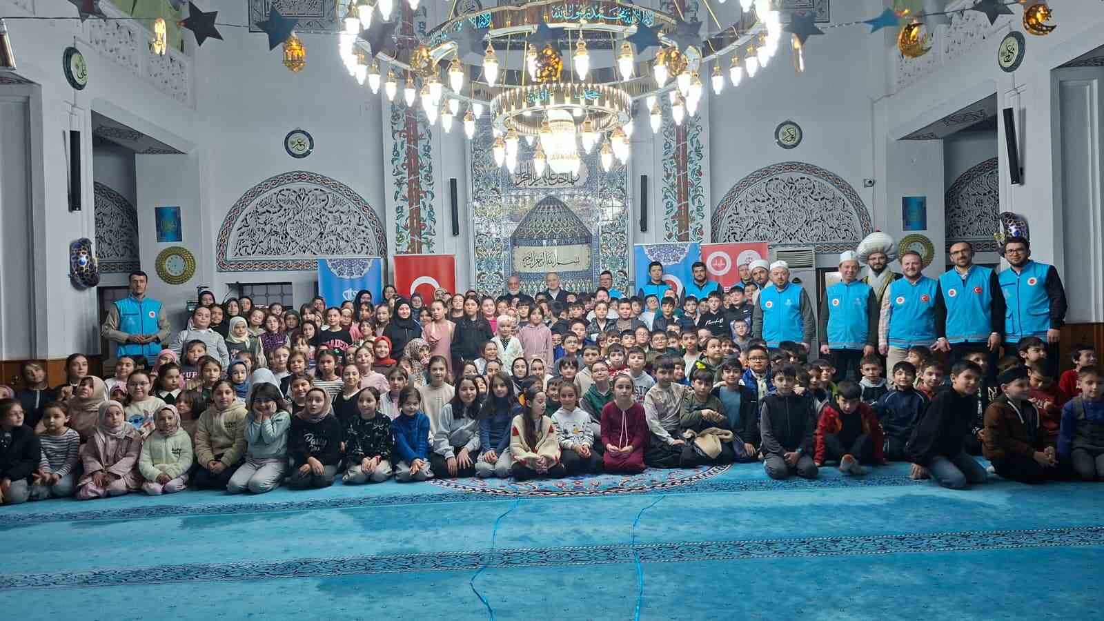 Devrek’te çocuklar için iftar programı düzenlendi