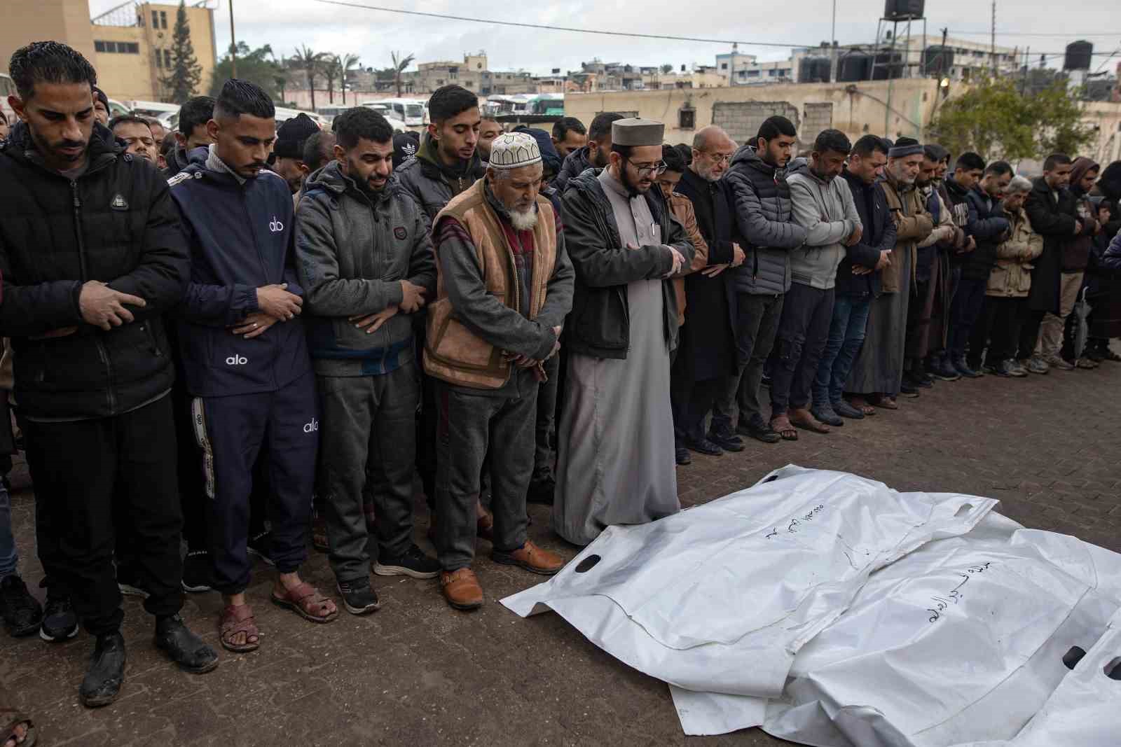 Gazze’de can kaybı 72 bin 126’ya yükseldi