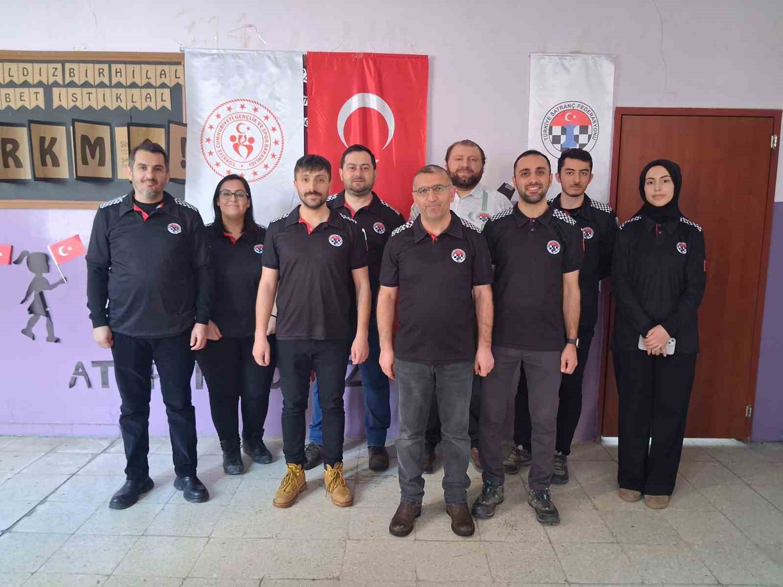 Kars’ta Yeşilay Haftası’na özel satranç turnuvası yoğun ilgi gördü