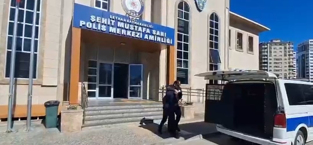 Adana’da trafikte araçtan inip sürücüye saldıran iki kişi tutuklandı