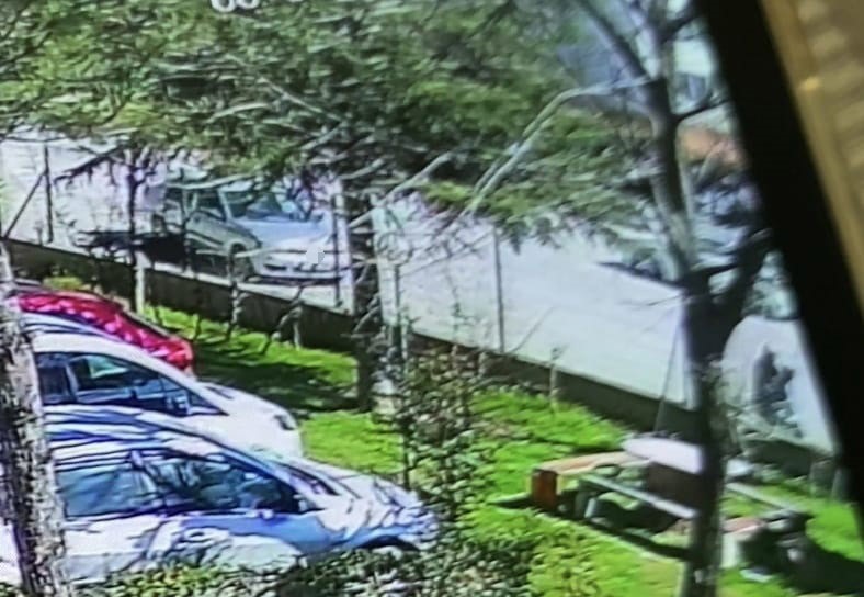 El freni çekilmeyen otomobil faciaya sebep oldu: 1 ölü, 2 ağır yaralı