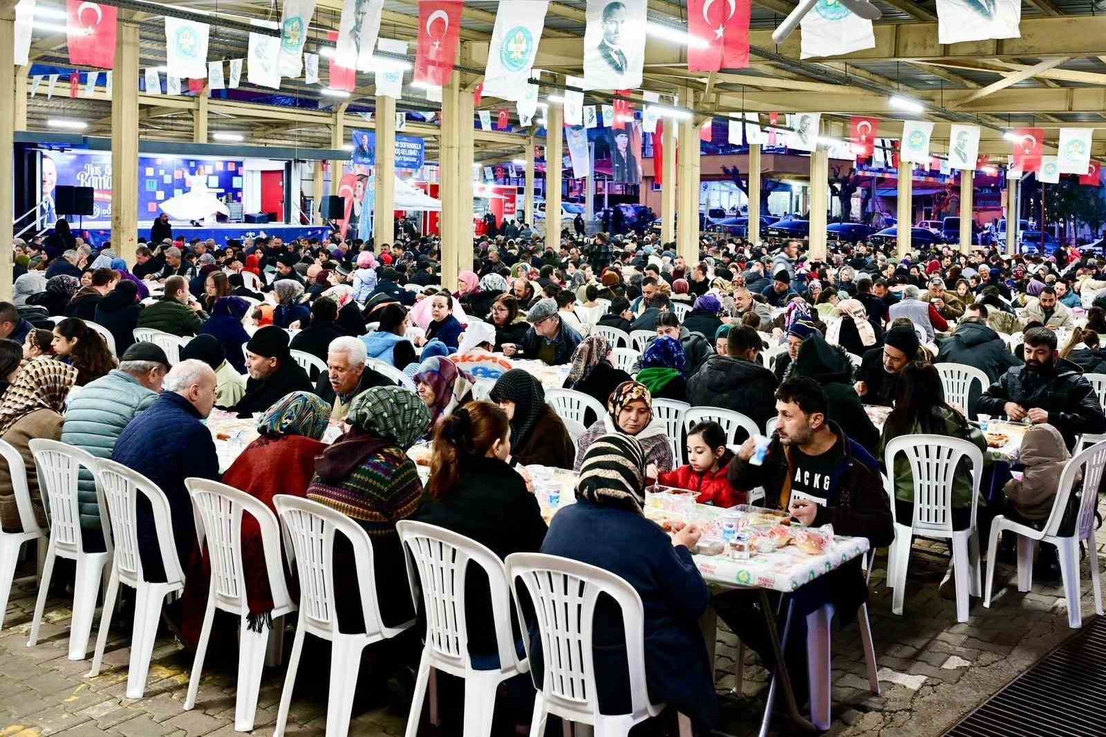 Manisa Büyükşehir’in iftar sofrası Kırkağaç’ta kuruldu