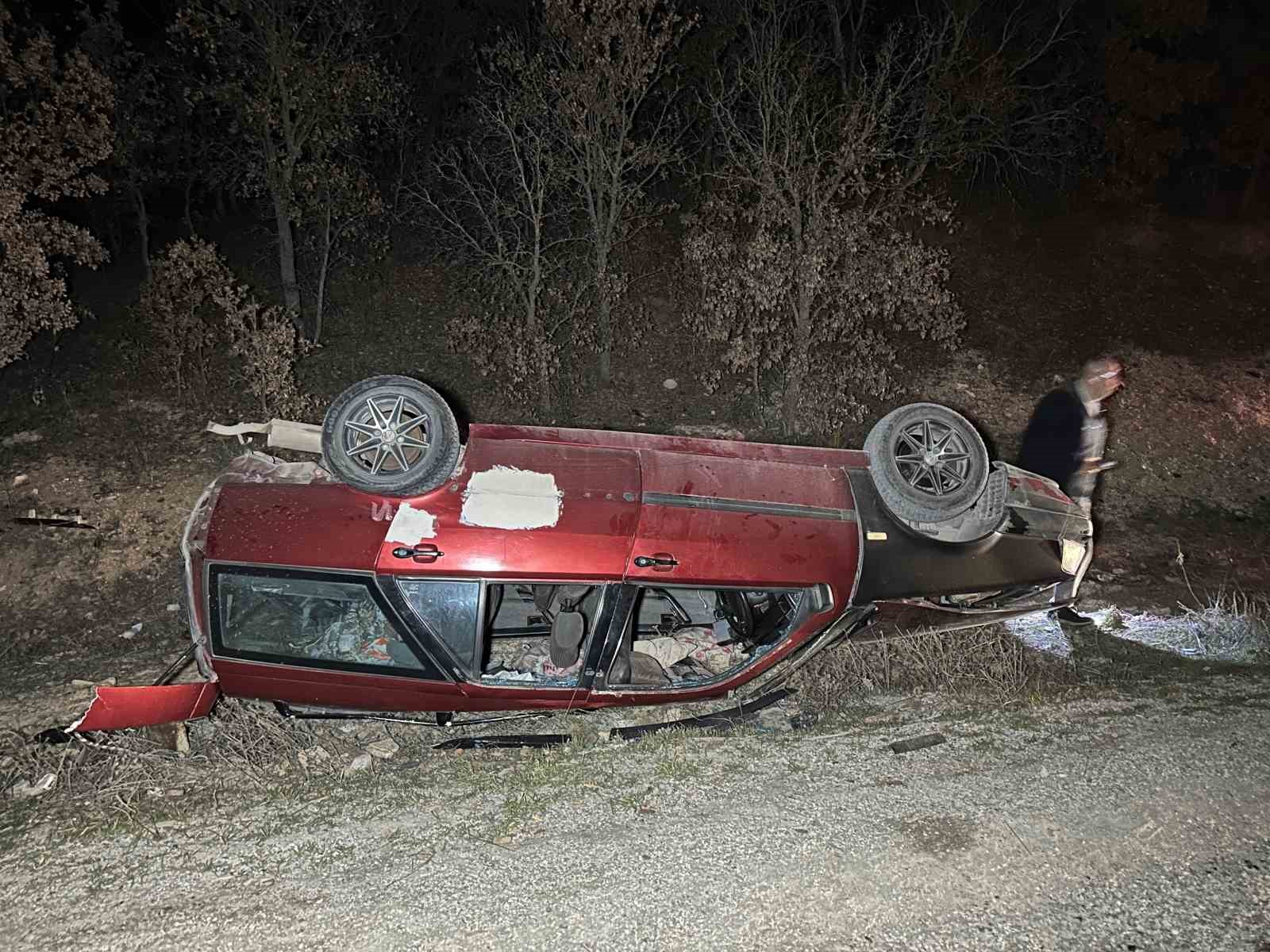 Uşak’ta iki otomobil çarpıştı: 2’si çocuk 5 yaralı