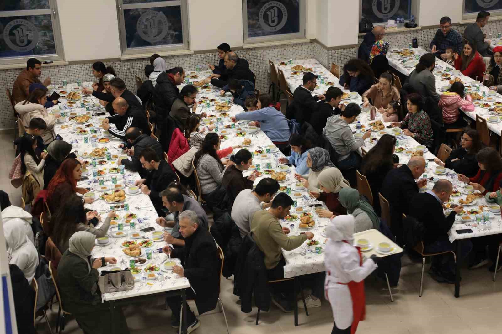 BARÜ ailesi geleneksel iftar programında buluştu