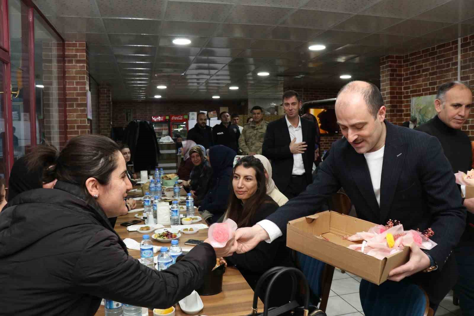 Oltu Kaymakamlığı kadınları unutmadı