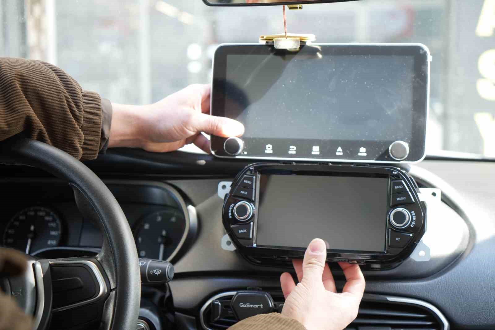 Multimedya ekran işleri düşürdü, APP plaka ise artırdı