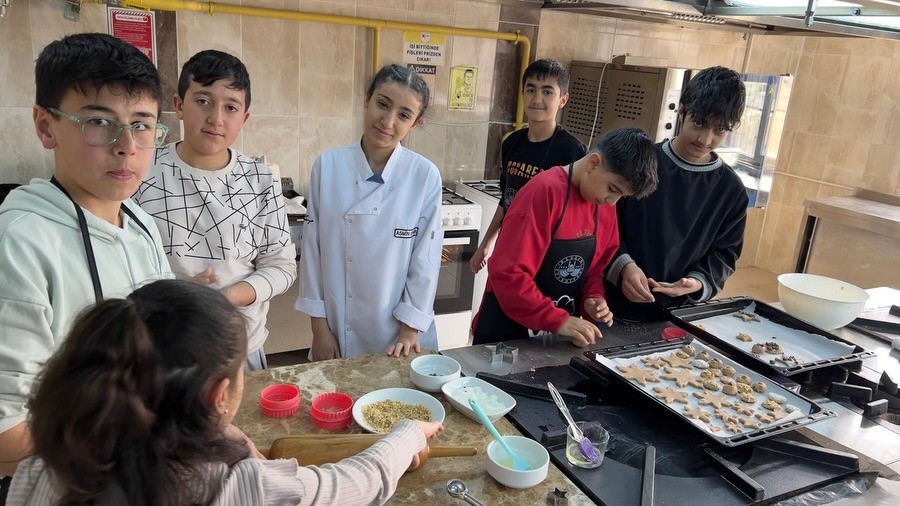 Elazığ’da zanaat atölyeleriyle geleceğe ilk adım