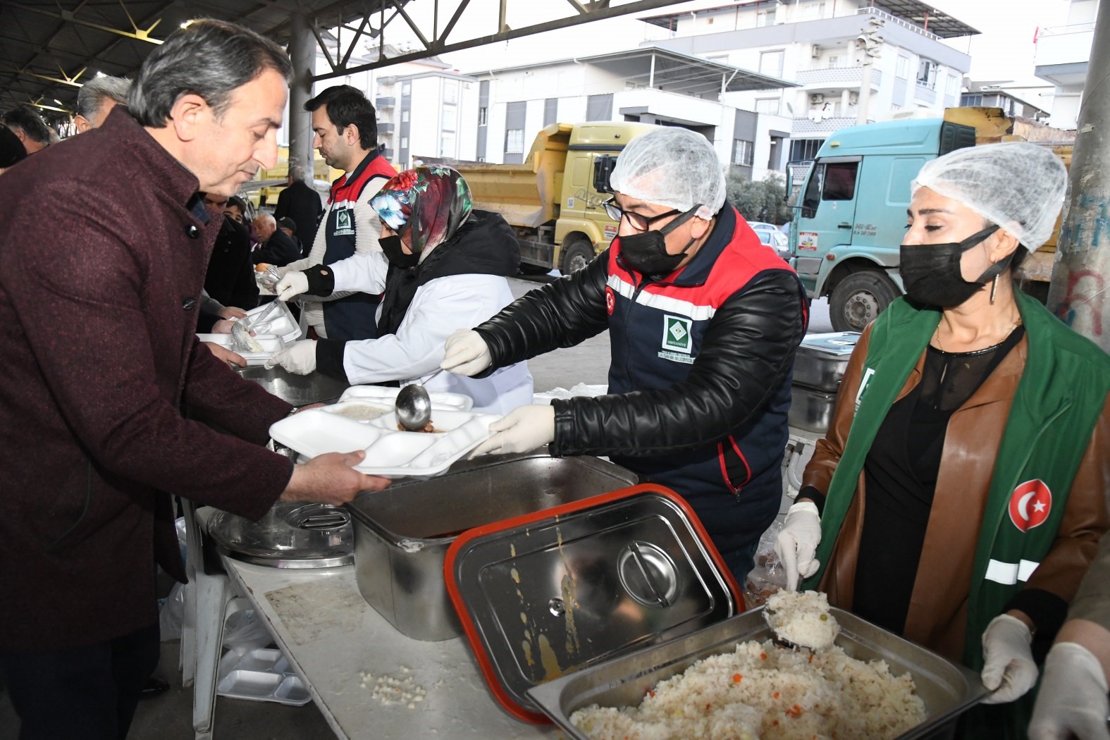 Osmaniye’de vatandaşlar iftar sofrasında buluştu