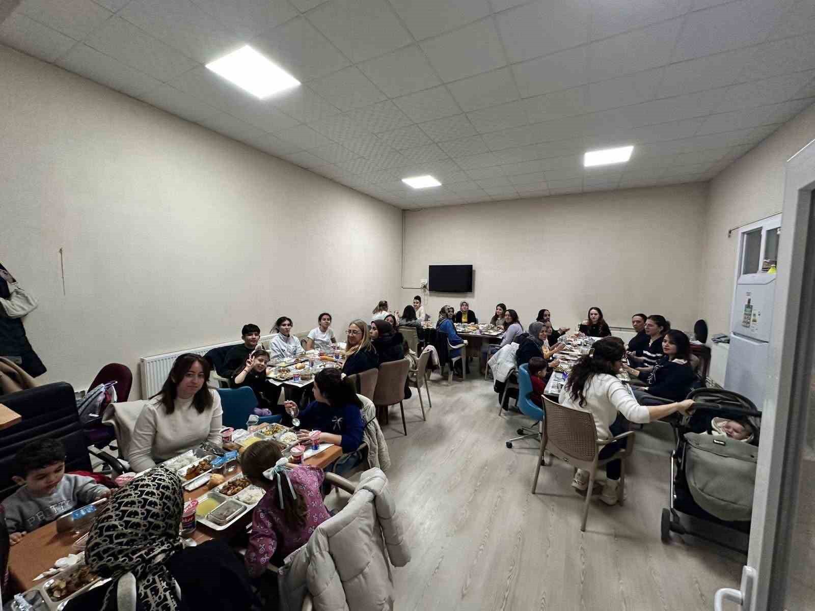 Tarım personeli ve aileleri aynı sofrada buluştu