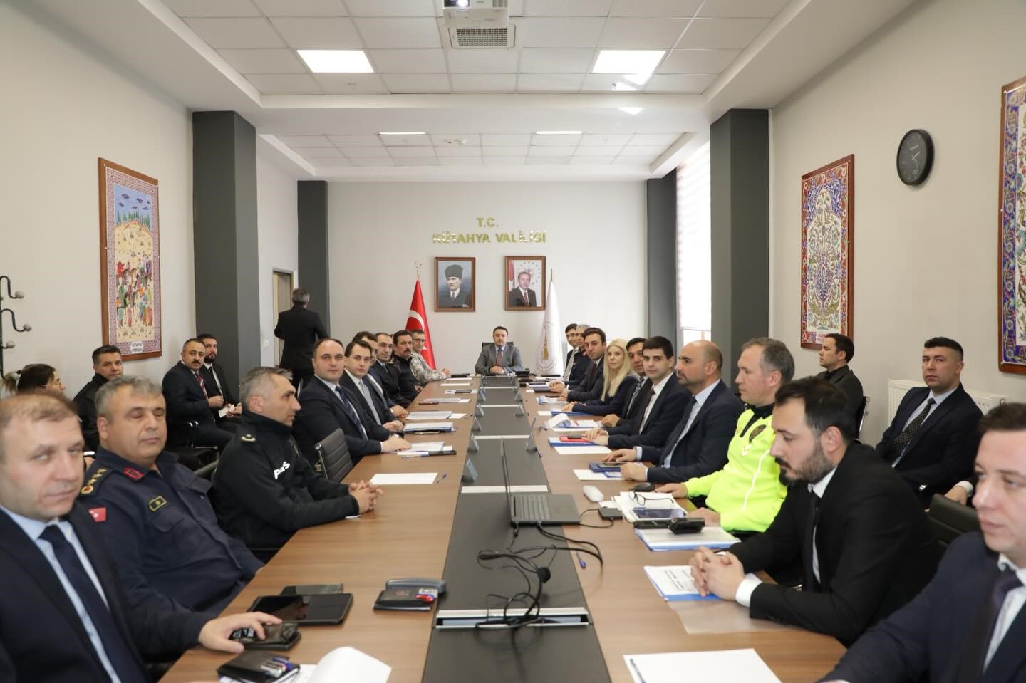 Vali Işın: "Tüm tedbirler titizlikle uygulanmaya devam edecek"