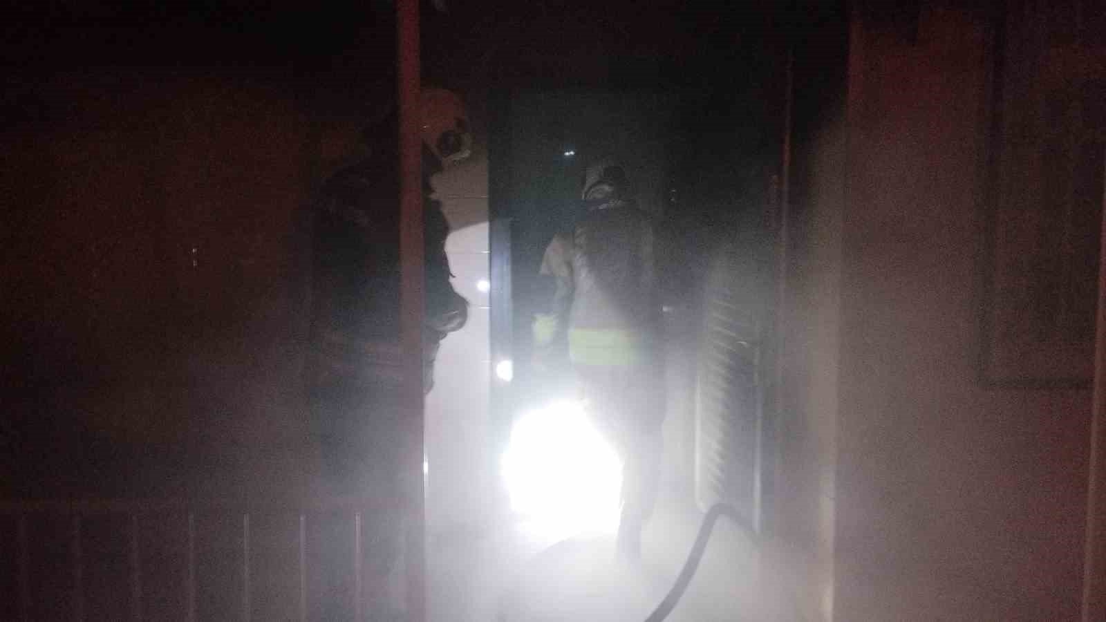 İskenderun’da ev yangını