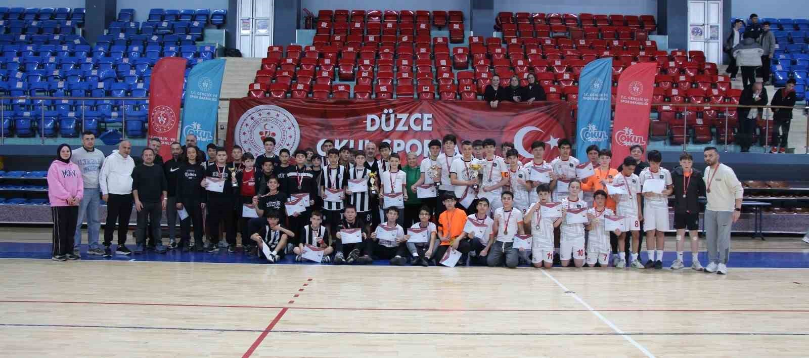 Okul sporları futsal heyecanı sona erdi