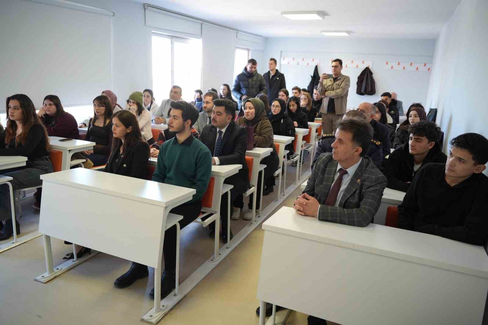 Türkeli MYO’da afet yönetimi eğitimi