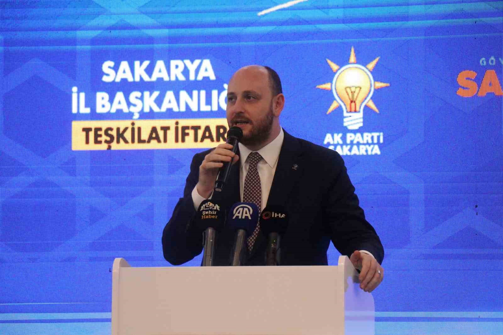 AK Parti Teşkilatı Sakarya’da iftar sofrasında bir araya geldi