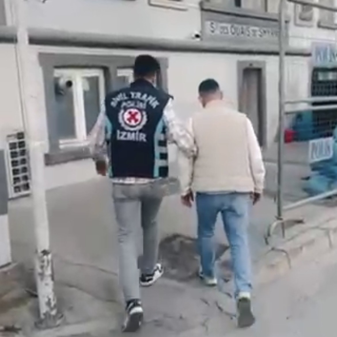 İzmir’de trafikte makas atan sürücüye 90 bin lira ceza