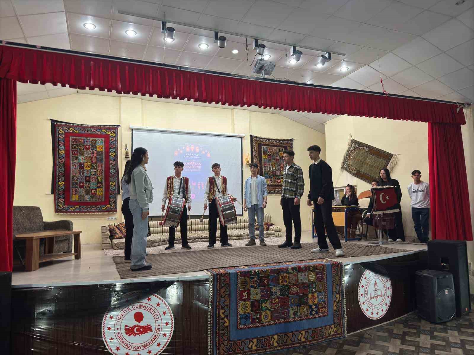 Karayazı’da "2. Geleneksel Ramazan Şenliği" coşkuyla gerçekleştirildi