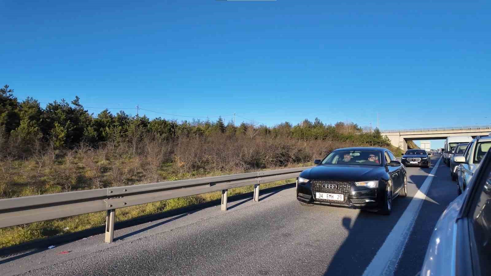 Beykoz’da pes dedirten görüntü: 30 dakikada 60 araç kuralları hiçe saydı