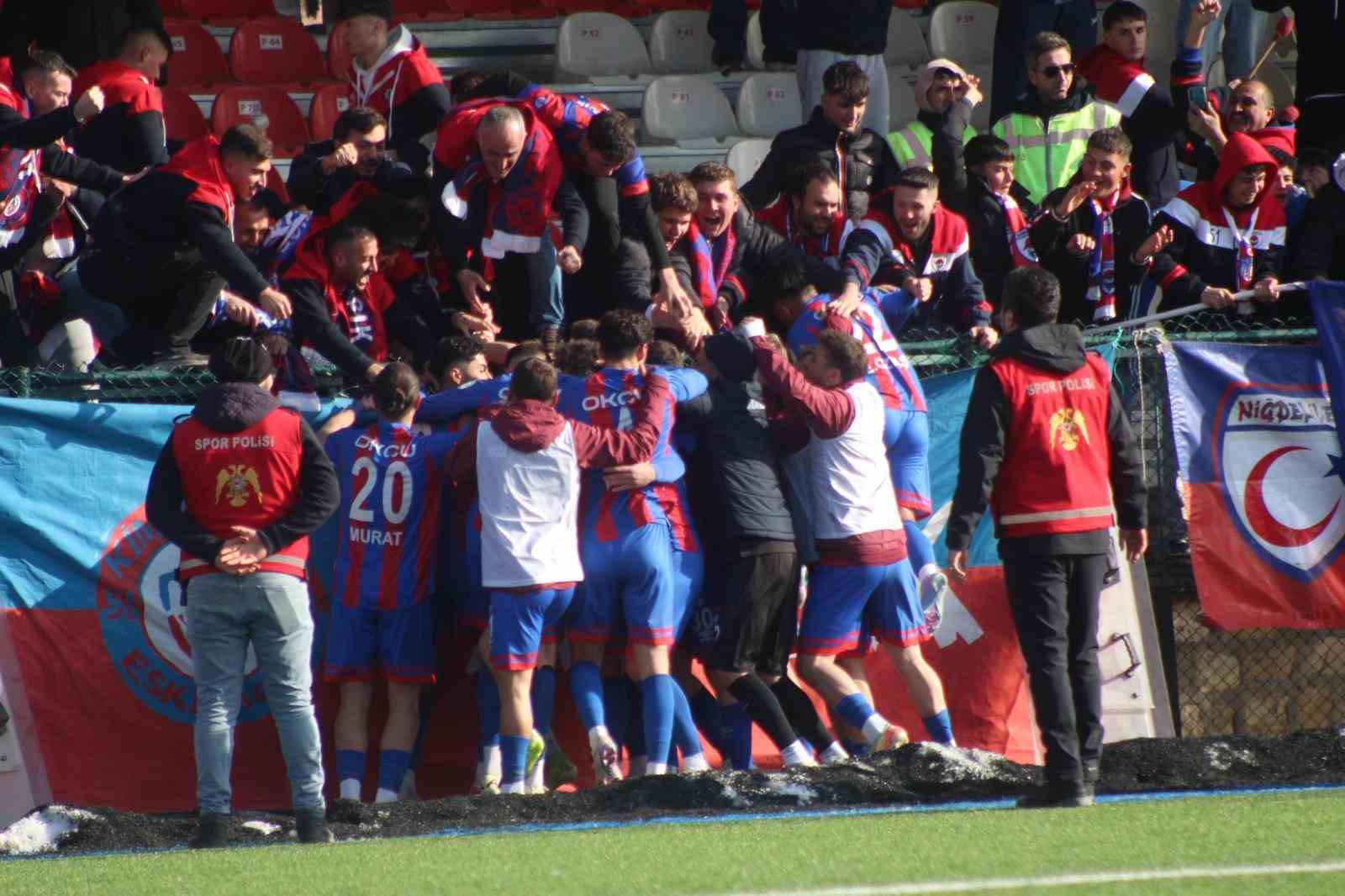 Niğde Belediyespor’dan "Aile Tribünü" projesi