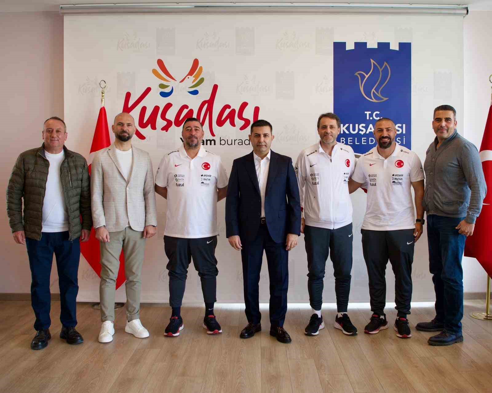 Başkan Günel, Plaj Futbolu Milli Takımı’nın teknik ve idari kadrosunu ağırladı