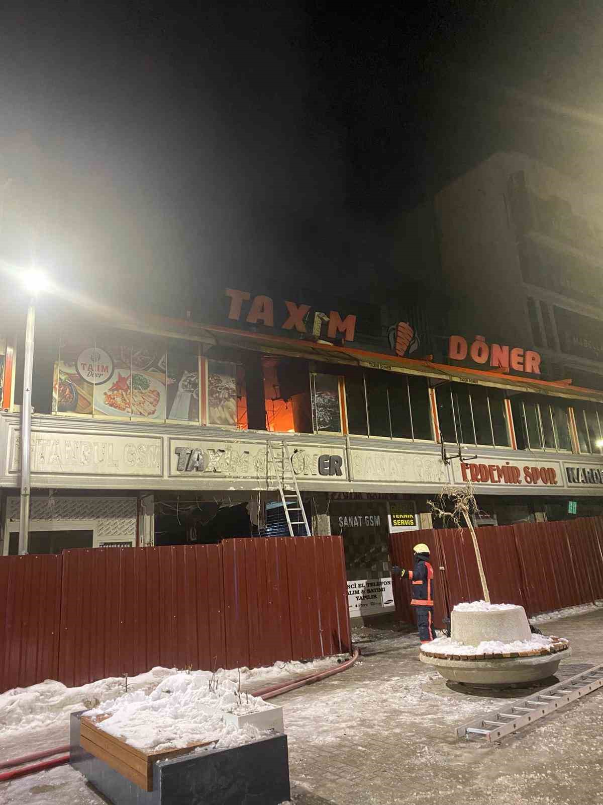 Van’da dönerci dükkanında korkutan yangın