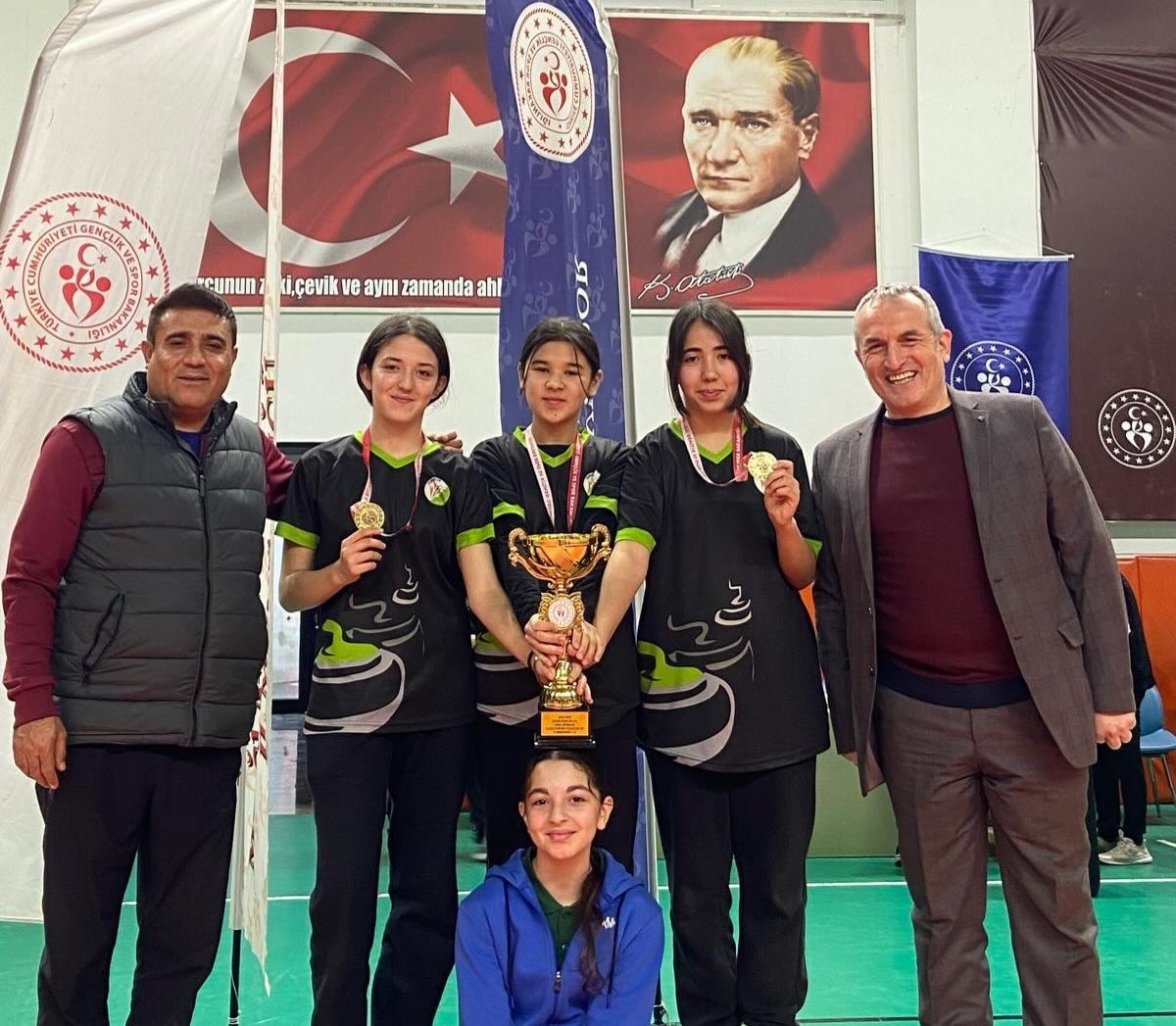 Köyceğiz Toparlar Ortaokulu Kız Takımı Floor Curling İl Şampiyonu oldu
