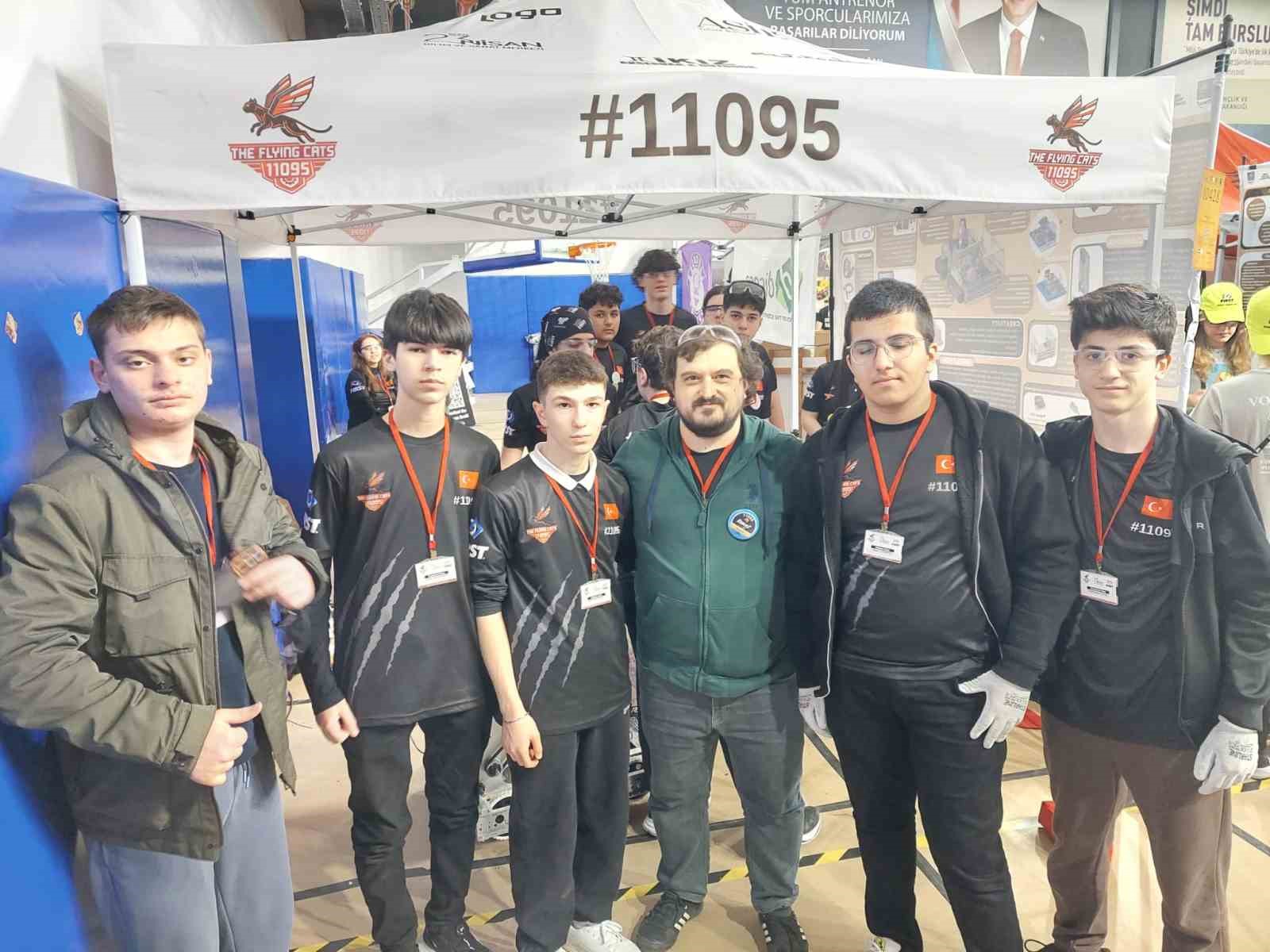 Gebze’nin Robotik Takımları Turknet’in Gigafiber’i ile desteklediği FRC’de