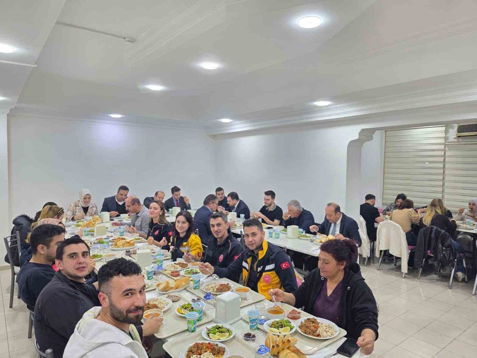 Sağlıkçılar iftar sofrasında buluştu