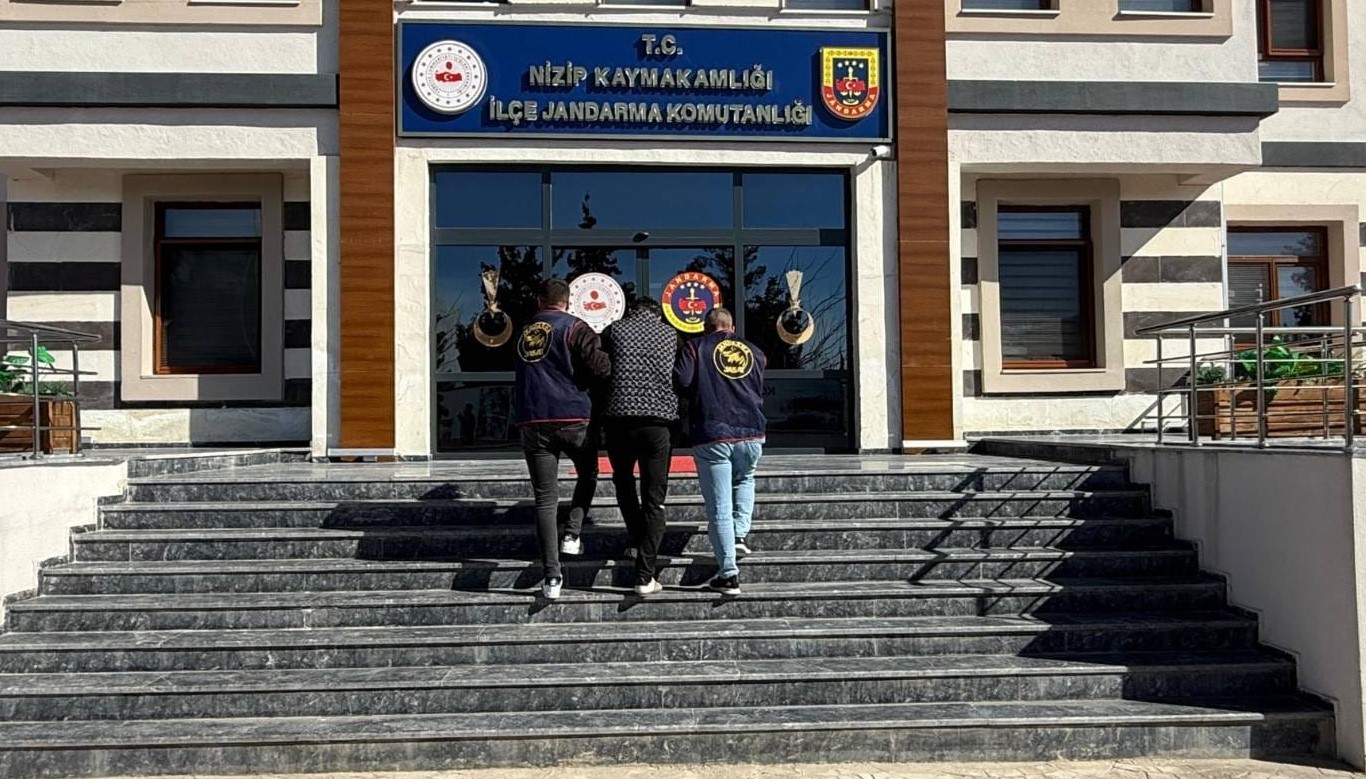 Kesinleşmiş 10’ar yıl hapis cezalarıyla aranan 3 şahıs yakalandı
