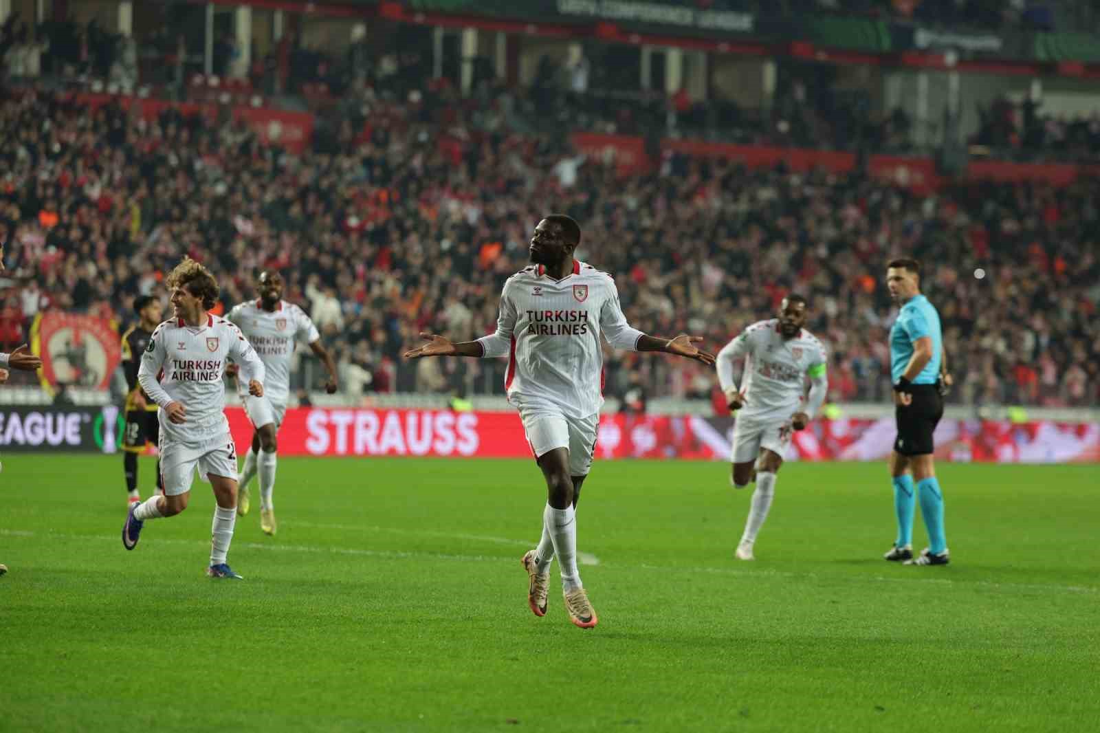 UEFA Konferans Ligi: Samsunspor: 1 - Rayo Vallecano: 2 (İlk yarı)