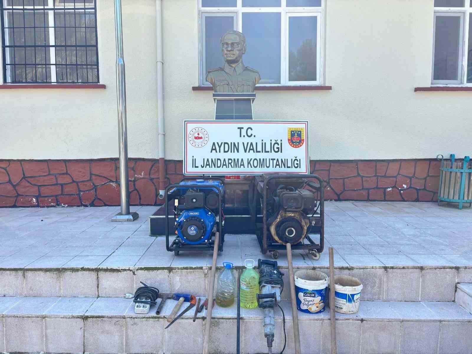 Koçarlı’da kaçak kazıya Jandarmadan suçüstü