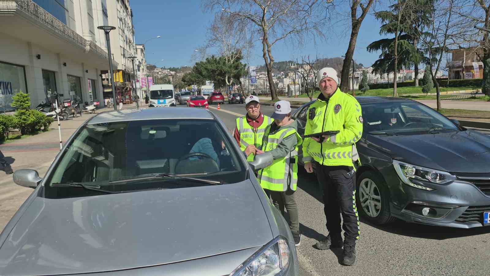 Ordu’da özel çocuklardan trafik denetimi