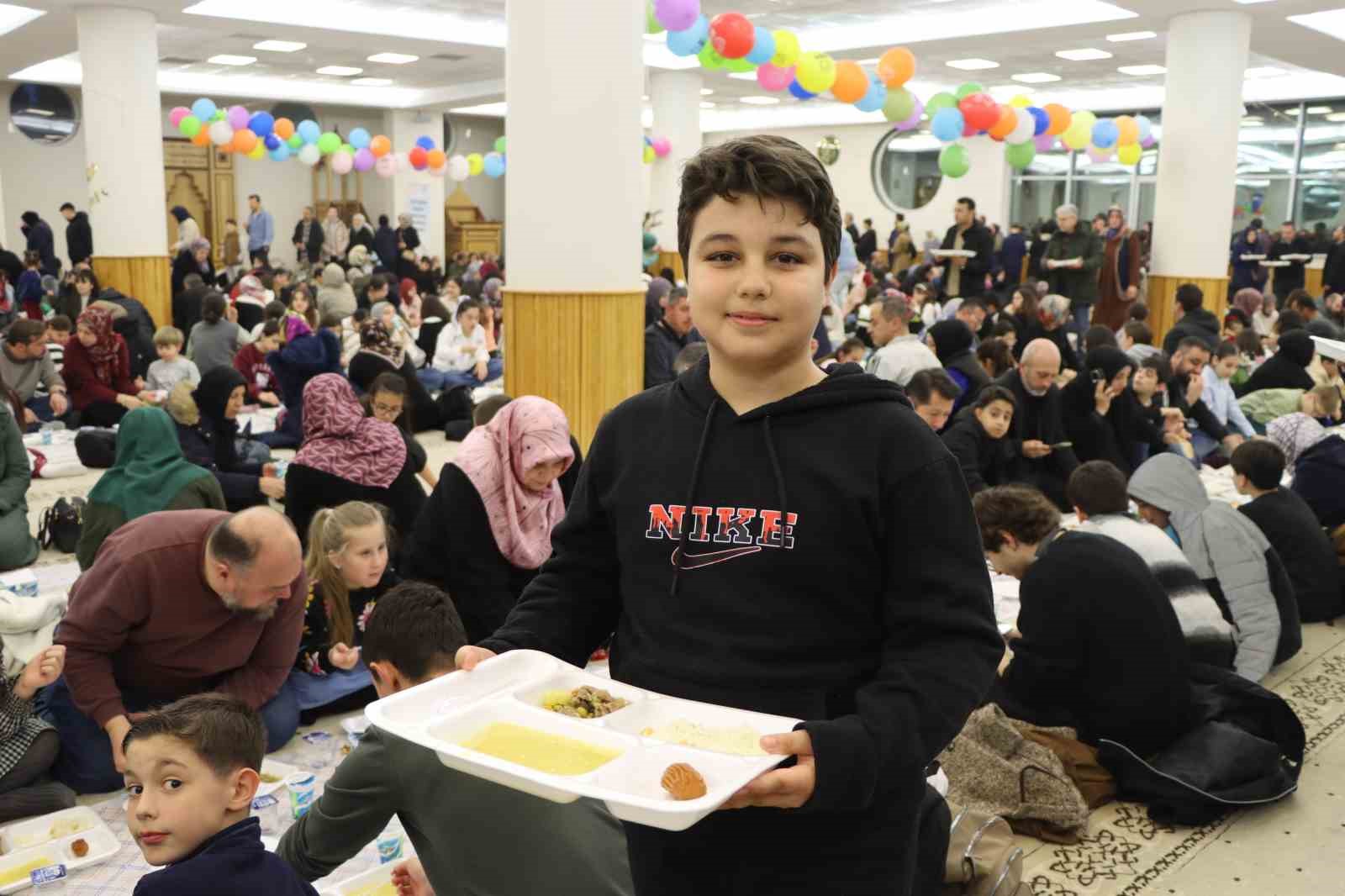 Eskişehir Fatih Sultan Mehmet İmam Hatip Ortaokulu’nda iftar sevinci