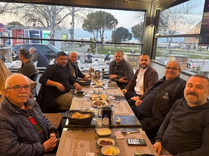 Burhaniye’de bağımsız meclis üyeleri basına iftar verdi