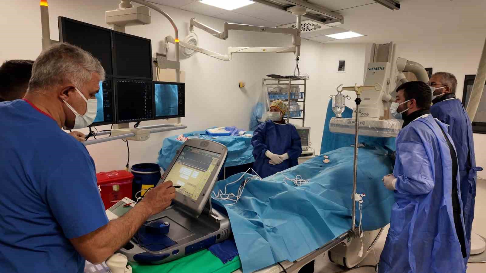 Niğde’de kalıcı kalp pili uygulaması başladı