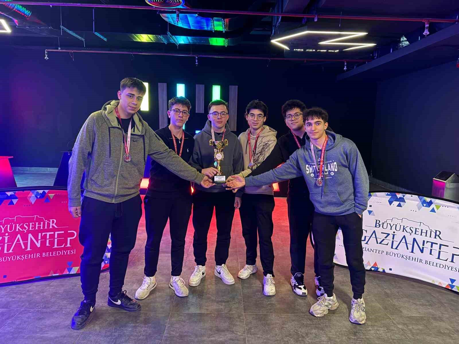 GKV Özel Liseleri Çanakkale Zaferi turnuvasına damga vurdu