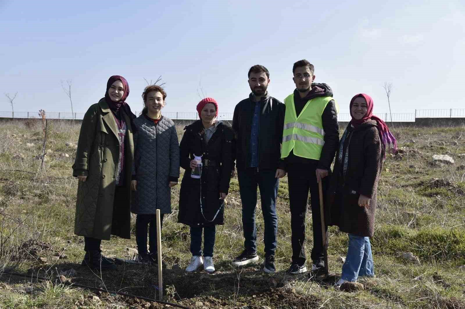 Özel öğrenciler için hatıra ormanı
