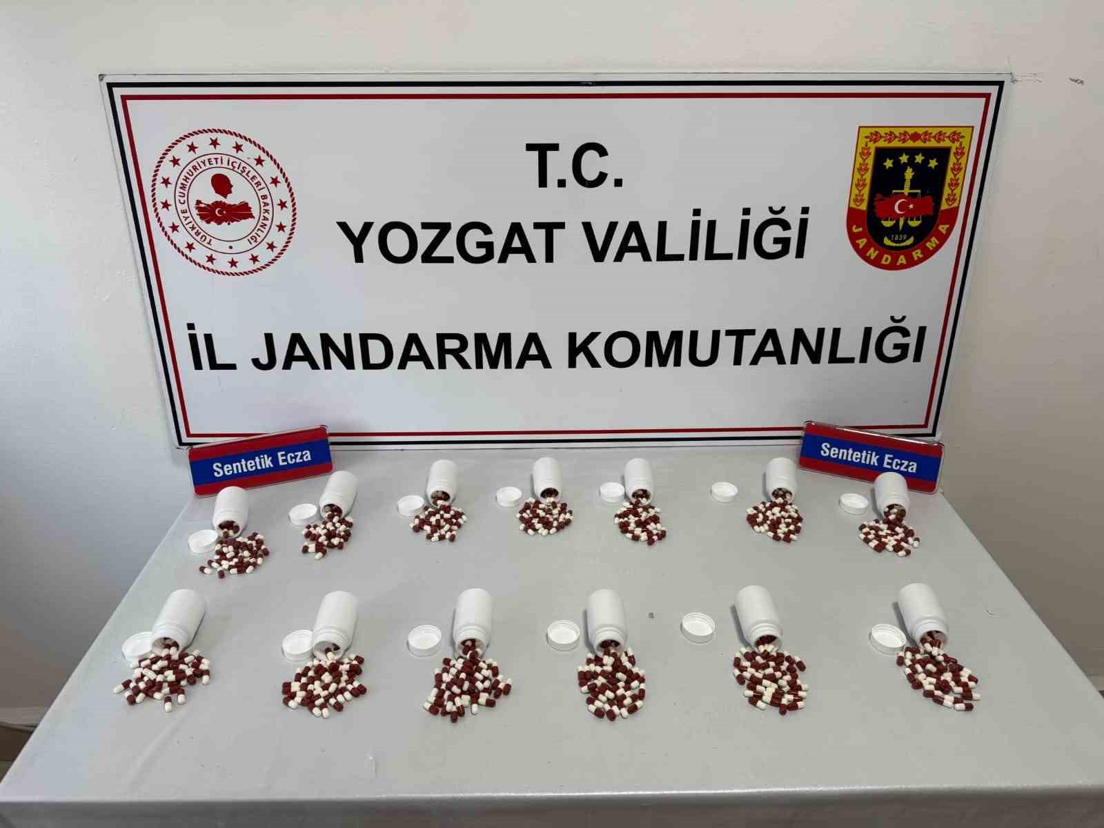 Yozgat’ta toplam 745 adet sentetik ecza hap ele geçirildi