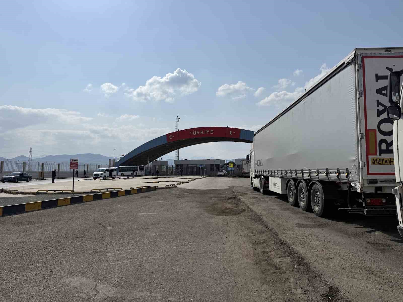 İran’dan Nahçıvan’a İHA saldırısı sonrası kapatılan sınır kapıları yeniden açıldı