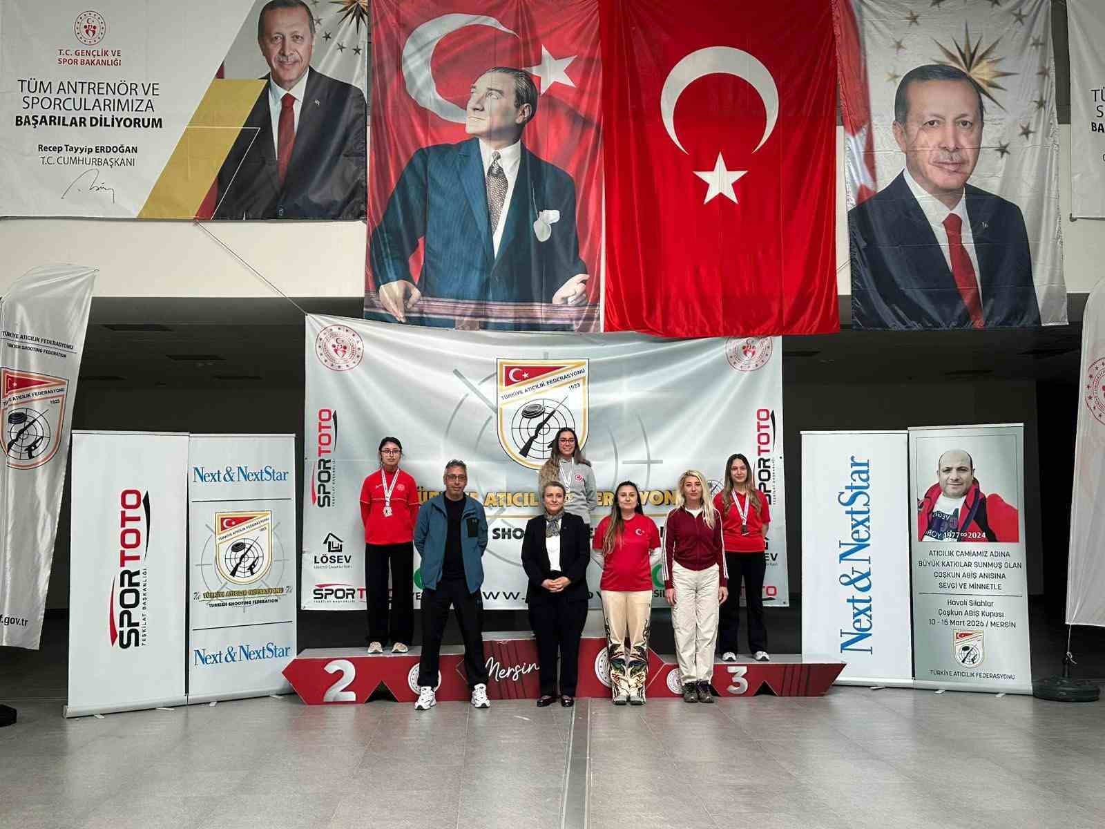 Erzincanlı sporcular Havalı Silahlar Coşkun Abiş Kupası’ndan derecelerle döndü