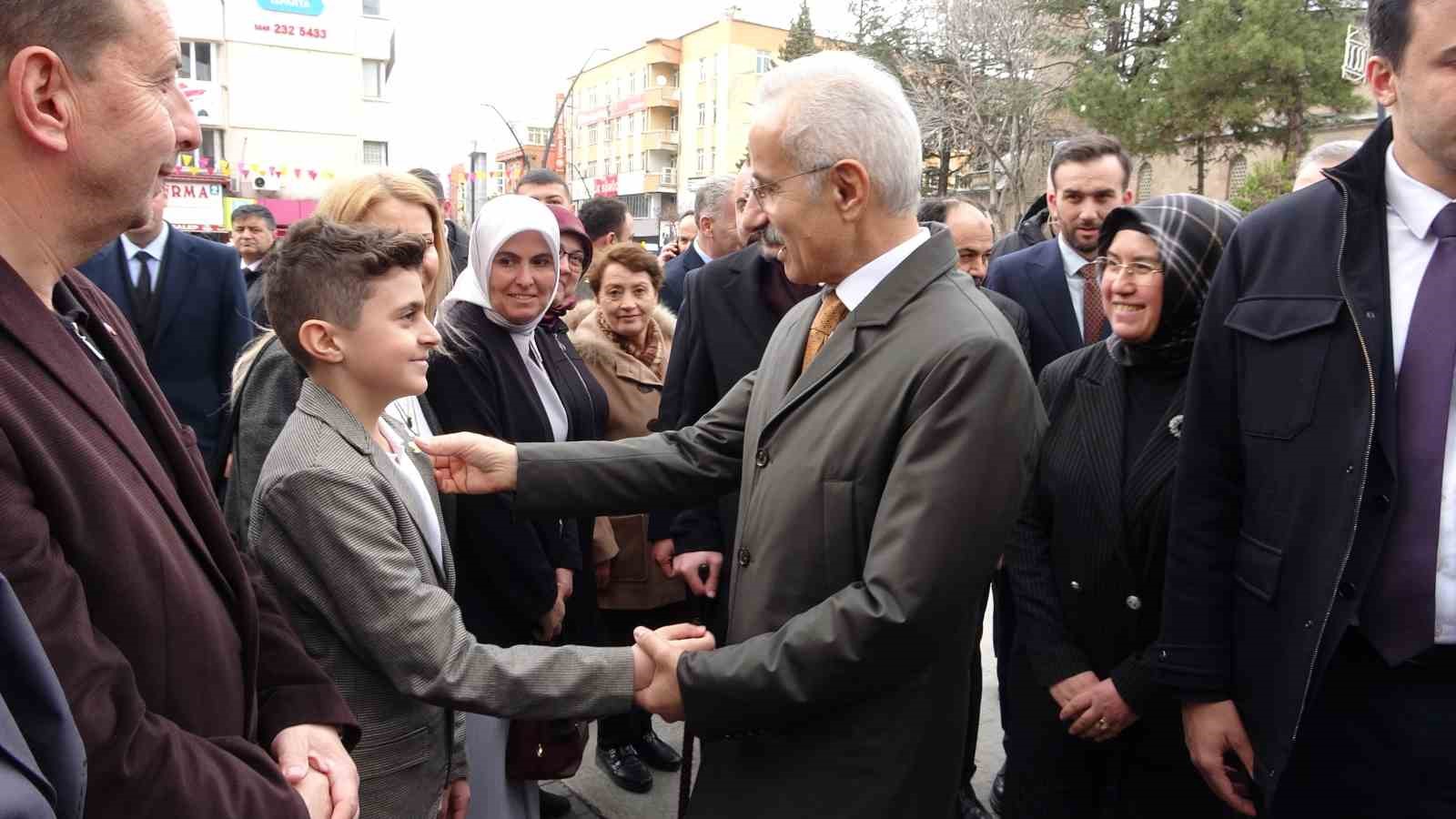 Bakan Uraloğlu: "Isparta’mızda Dereboğazı yolu gündemimizde ve bir mesafe kat ettikten sonra çalışmaların devamını ileride sürdüreceğiz"
