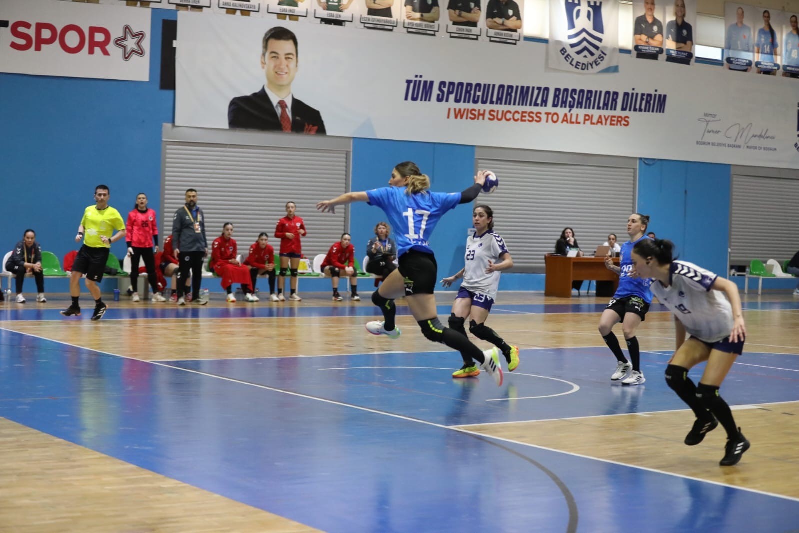 Denizin kızları nefes kesen maçta Üsküdar’ı devirdi