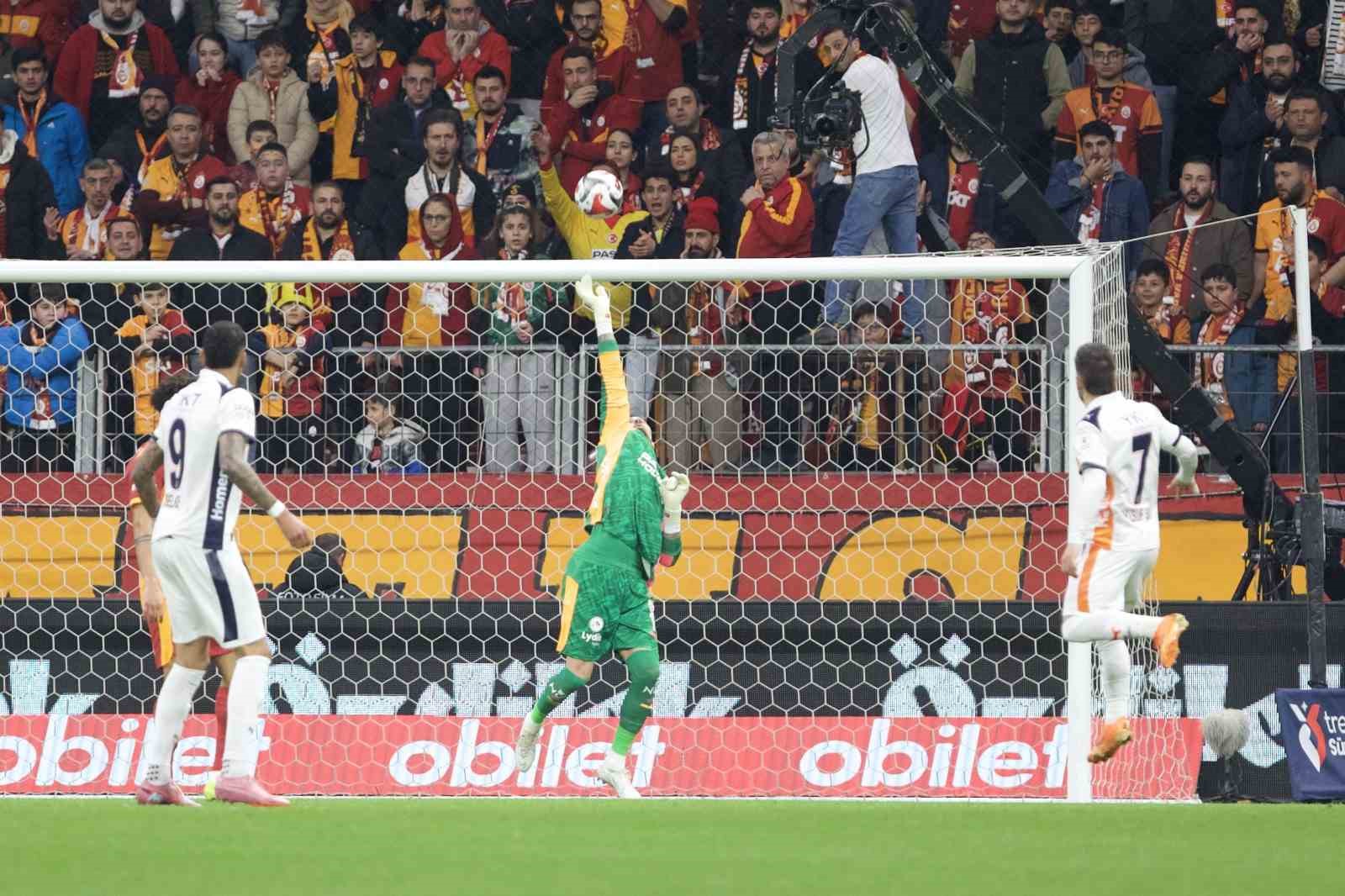 Uğurcan Çakır’dan alkışlanacak hareket