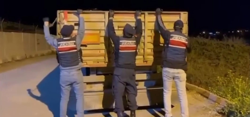 Adana’da kaçak makaron operasyonu: 1 tutuklama