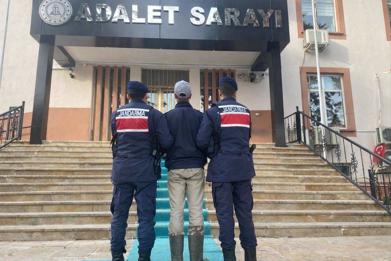 Kendisine saldıran köpeklerin sahibini vuran 17 yaşındaki şüpheli tutuklandı