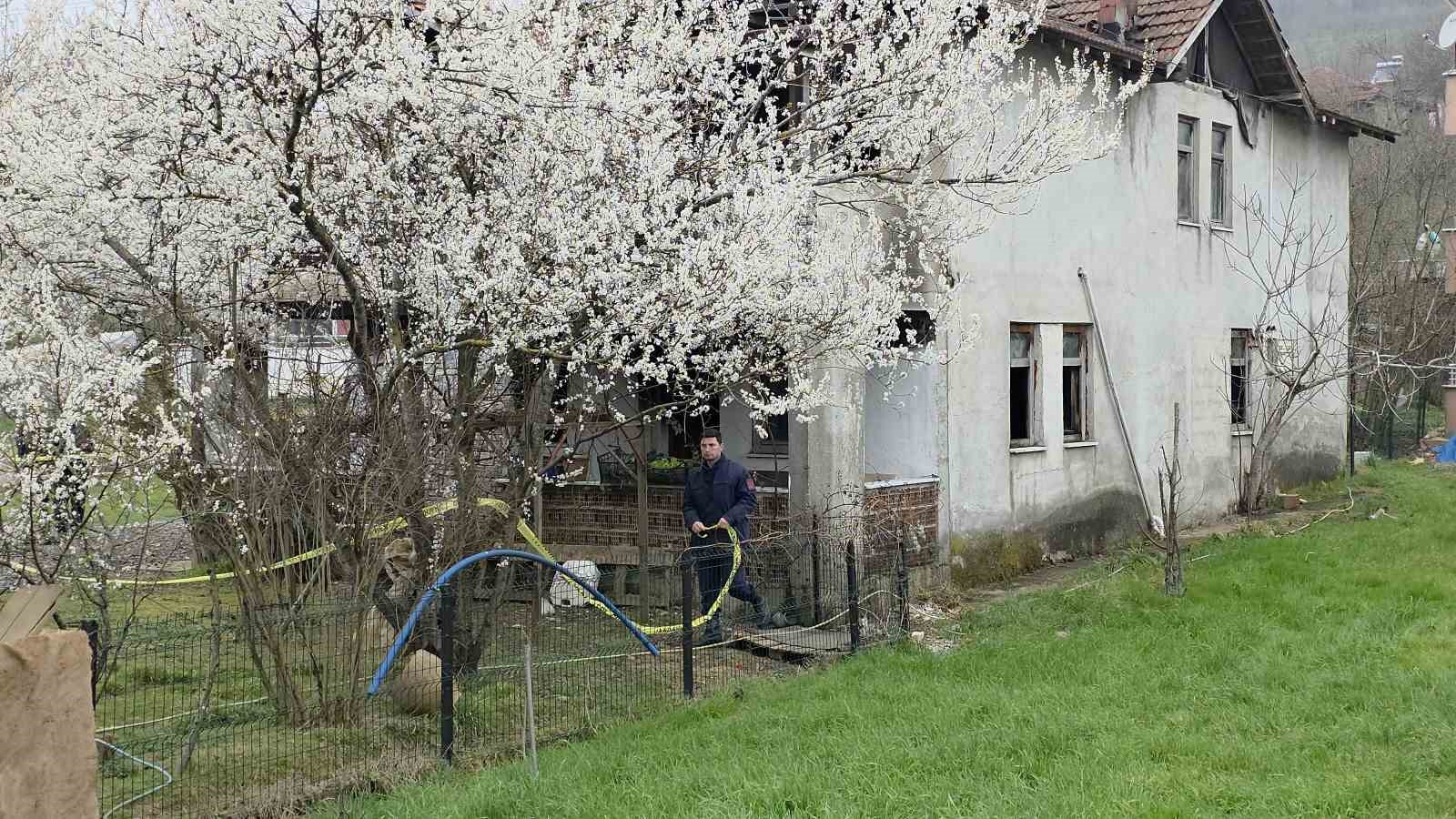 Düzce’de sahur vakti çıkan ev yangınında yaşlı kadın hayatını kaybetti