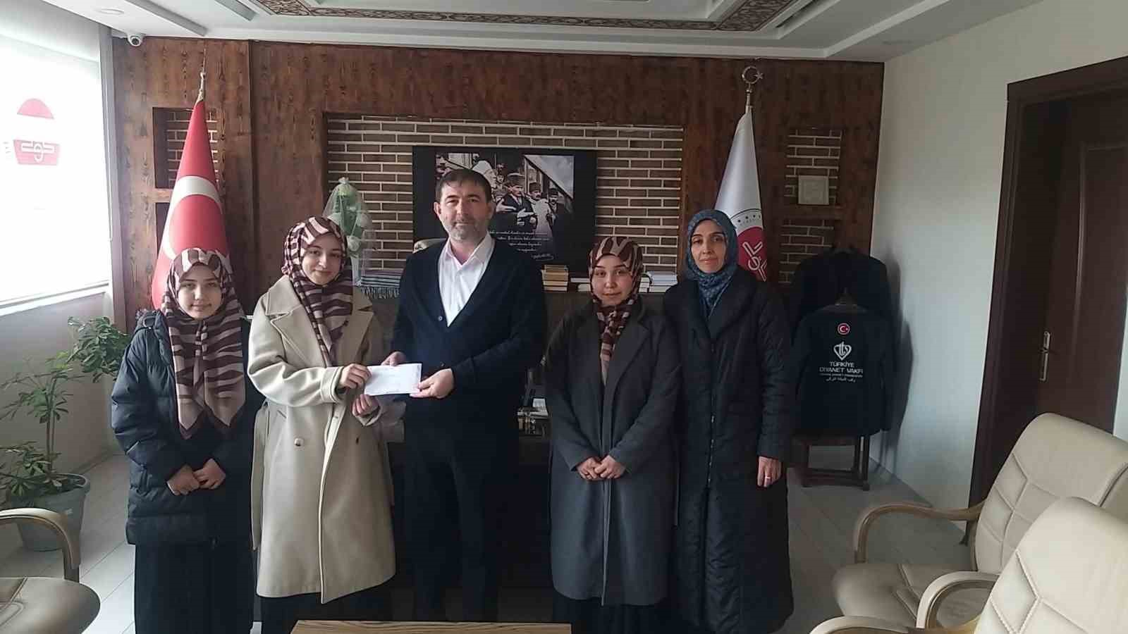 Hafızlık eğitimi öğrencilerinden Filistin’e bağış