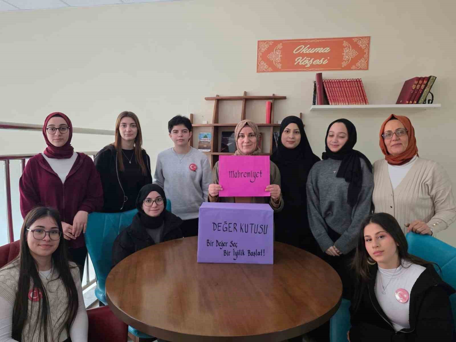 İzmirli öğrencilerin el emeği Gazze’de iftar sofrasına dönüştü