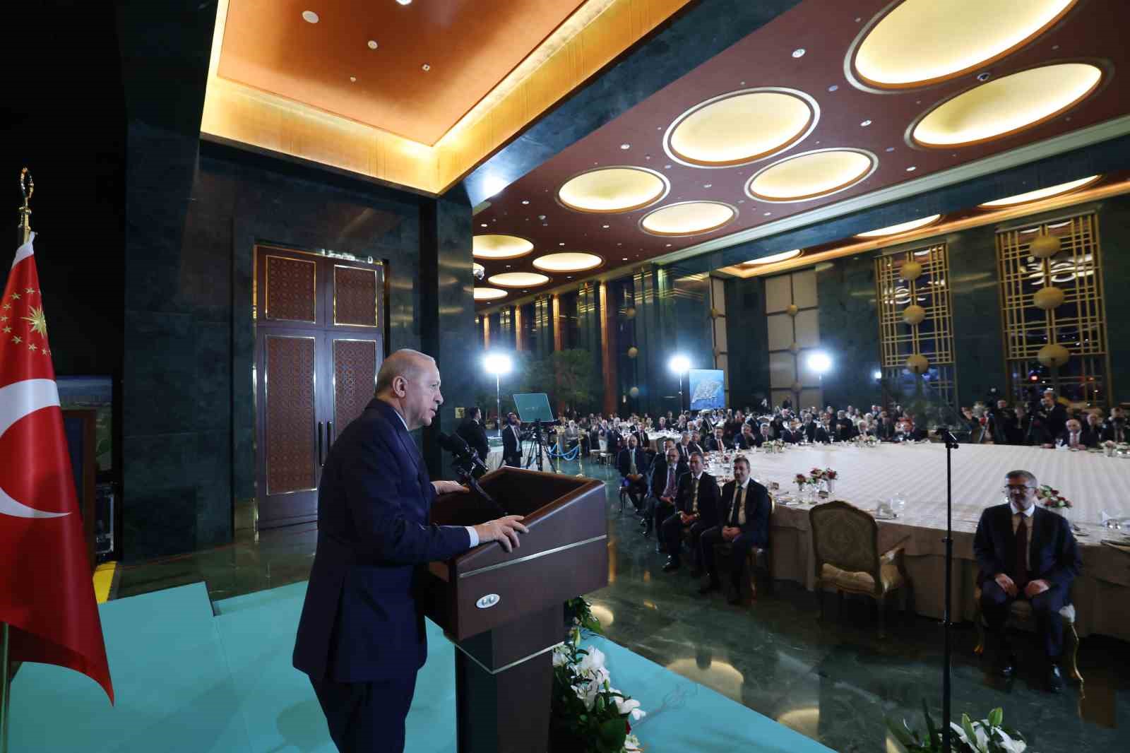 Cumhurbaşkanı Erdoğan: "İsrail; tamamen keyfi sebeplerle Mescid-i Aksa’yı 17 gündür Müslümanların ibadetine kapalı tutuyor"